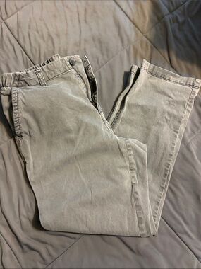 Old Navy Women's Light Gray Cropped Straight-Leg Pants
